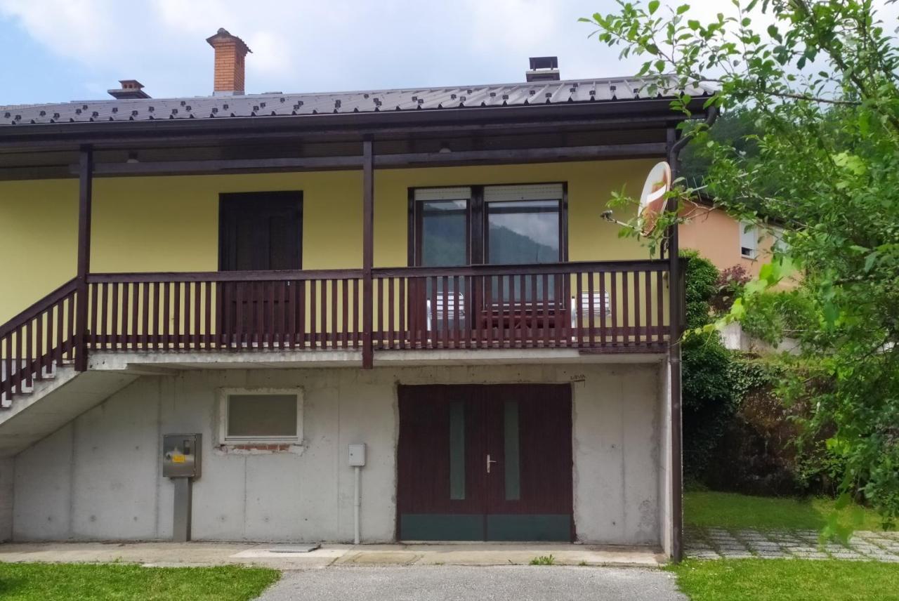 Vila Hisa Belin Podbela Exteriér fotografie