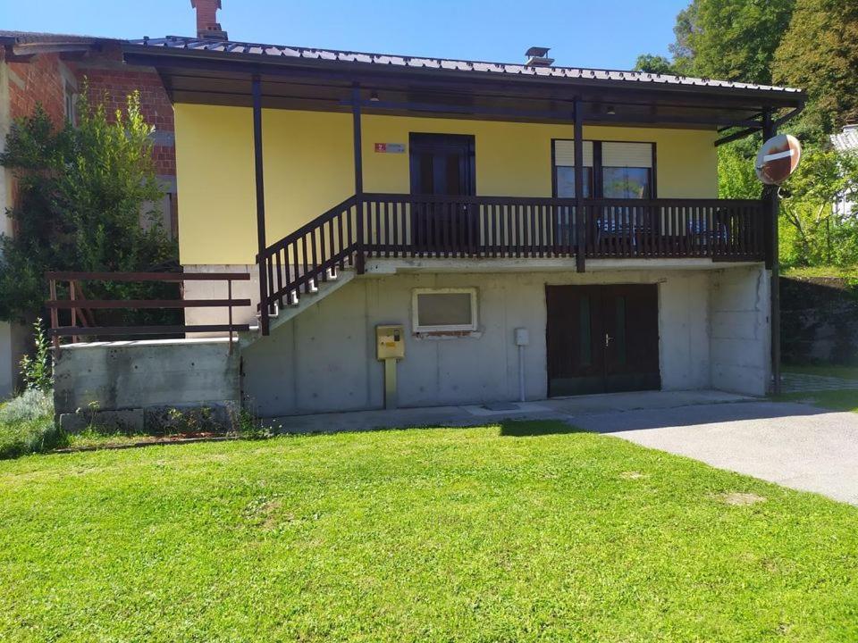 Vila Hisa Belin Podbela Exteriér fotografie