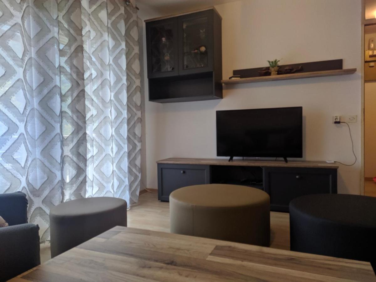 Vila Hisa Belin Podbela Exteriér fotografie